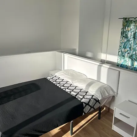 Alondra Park דירה