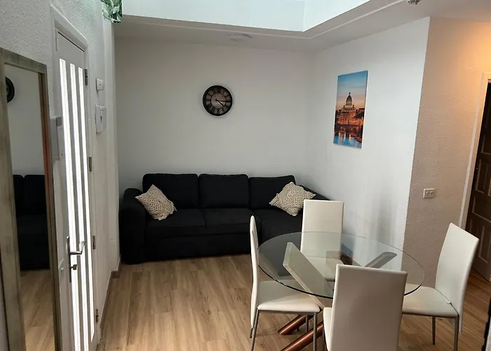 Alondra Park Apartment *