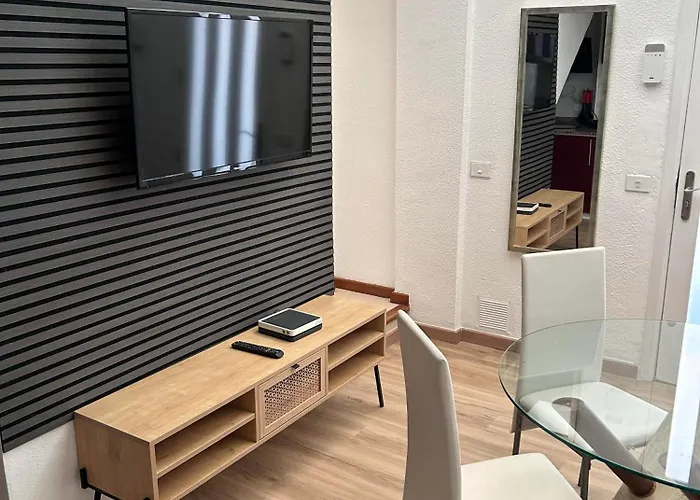 Alondra Park Apartment *