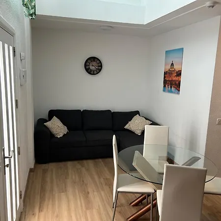 Alondra Park Apartman *